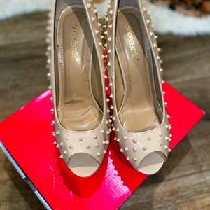 Shoe Dazzle Platform Pumps